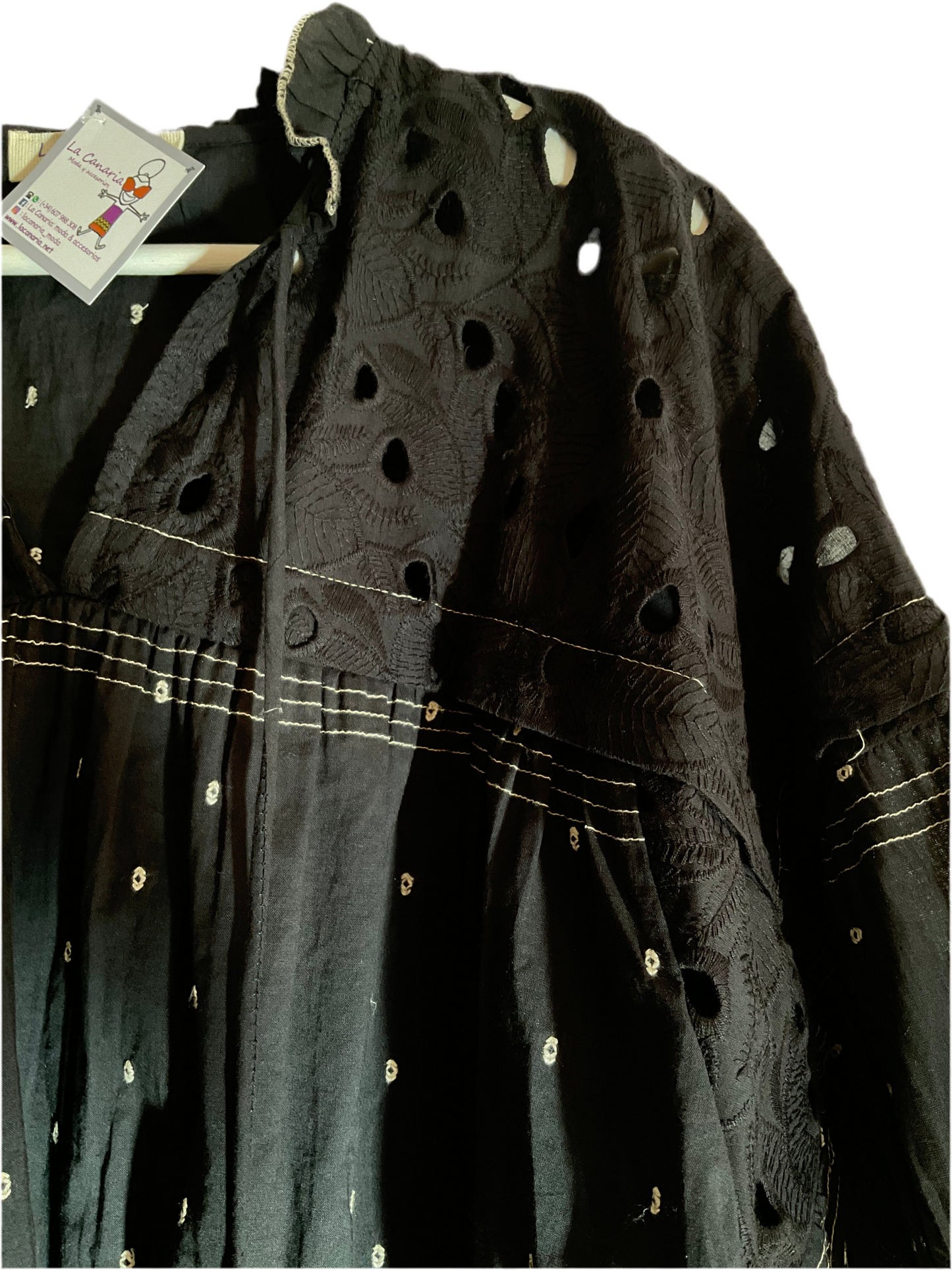 Blusa bordada negra