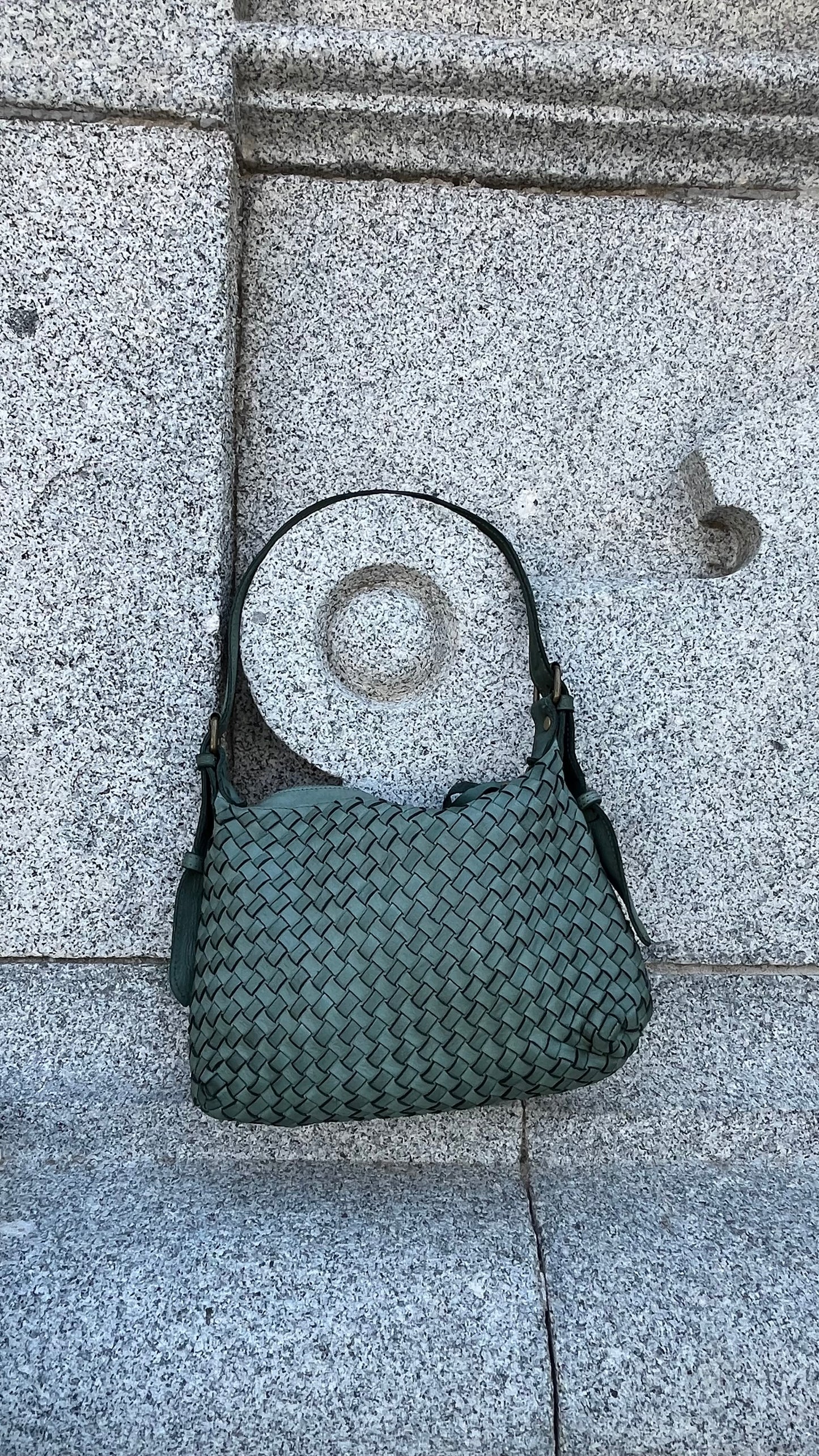 Bolso trenzado verde Salvia