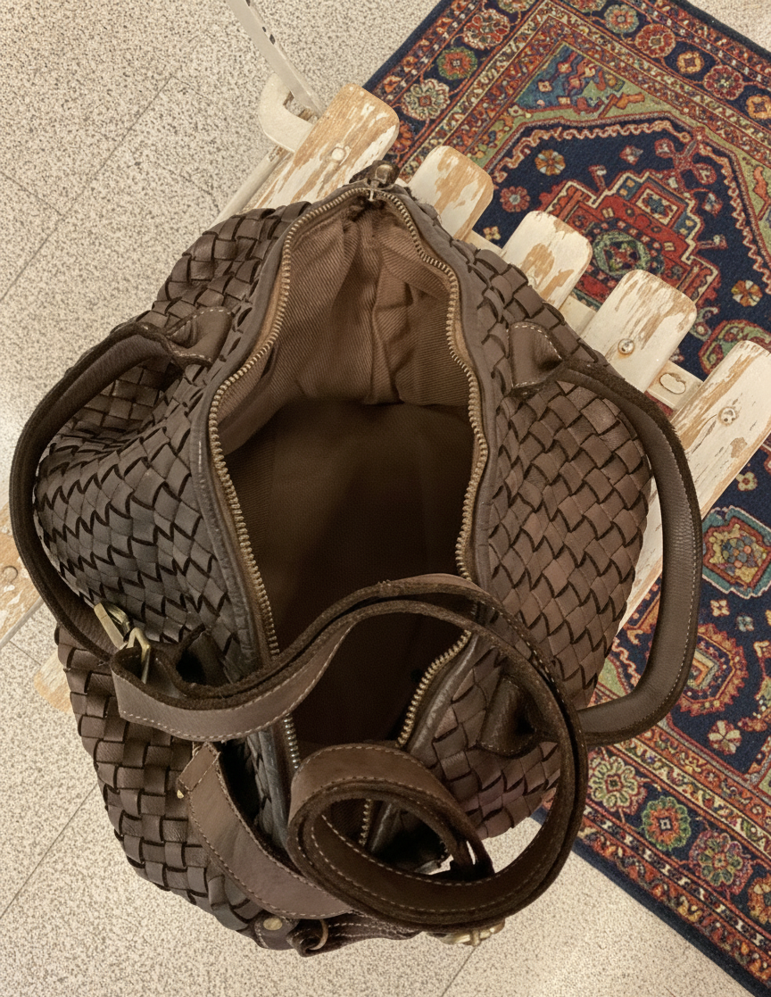 Bolso de piel trenzada con correa extraíble