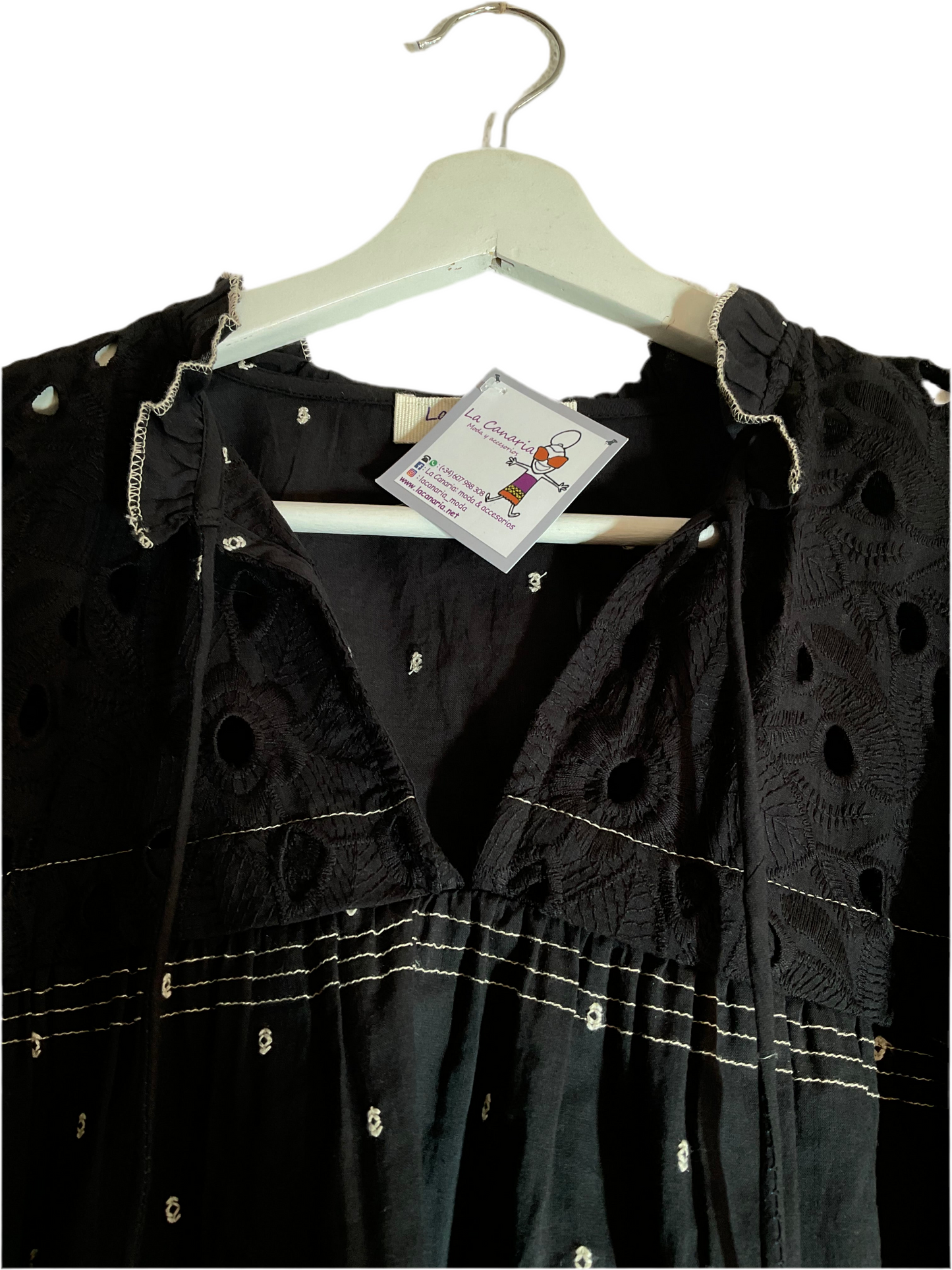 Blusa bordada negra