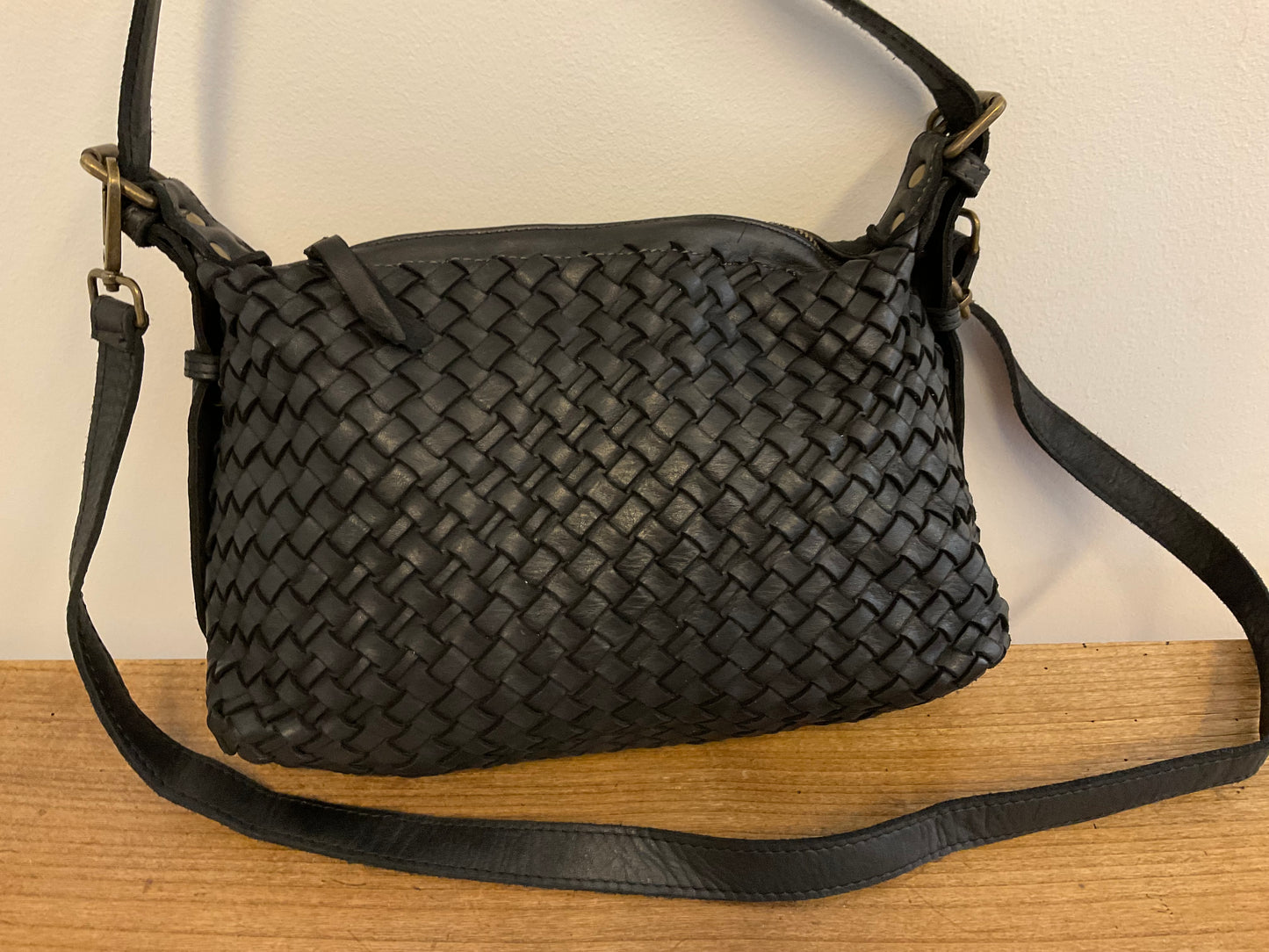 Bolso trenzado negro piel