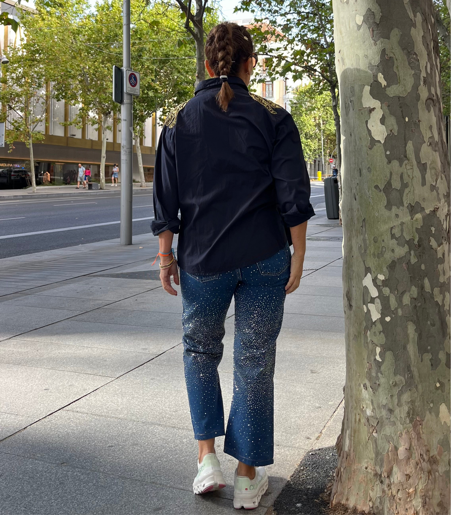 Camisa azul marina oro