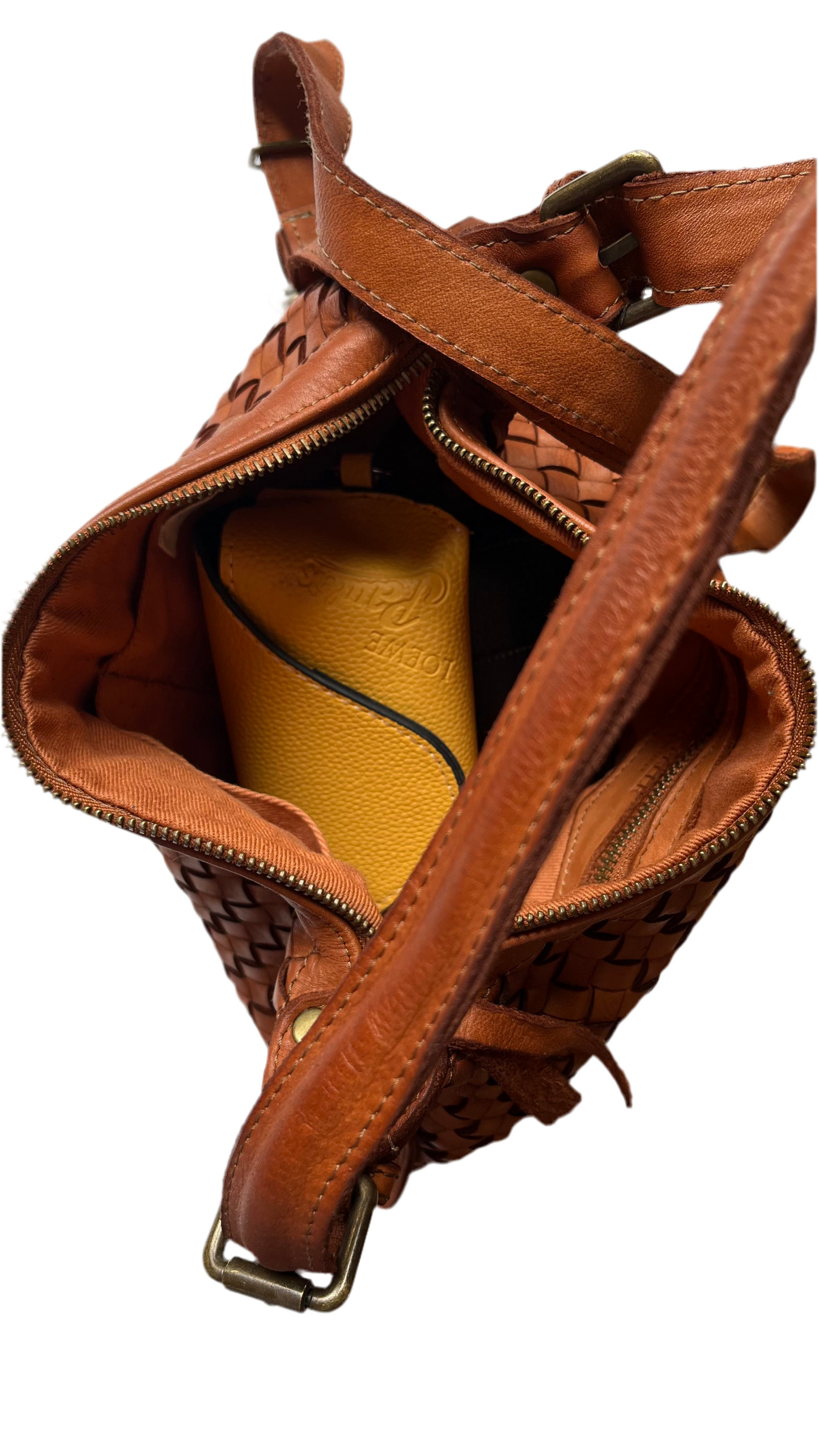 Bolso trenzado cuero tostado
