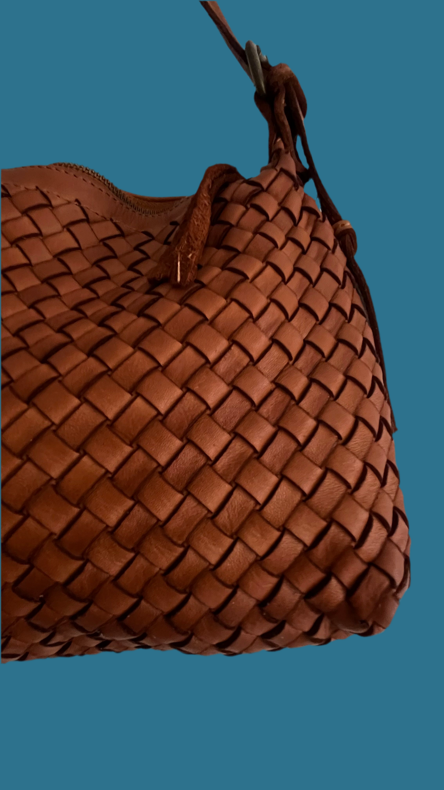 Bolso trenzado cuero tostado