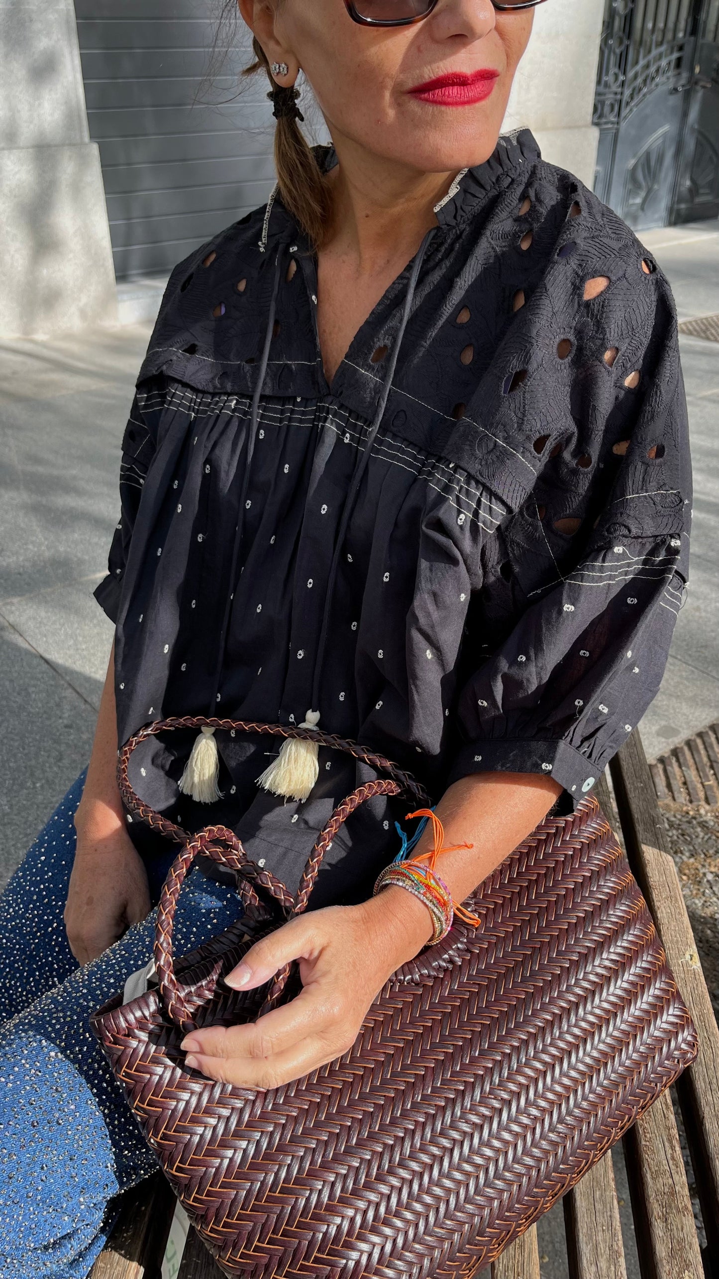 Blusa bordada negra