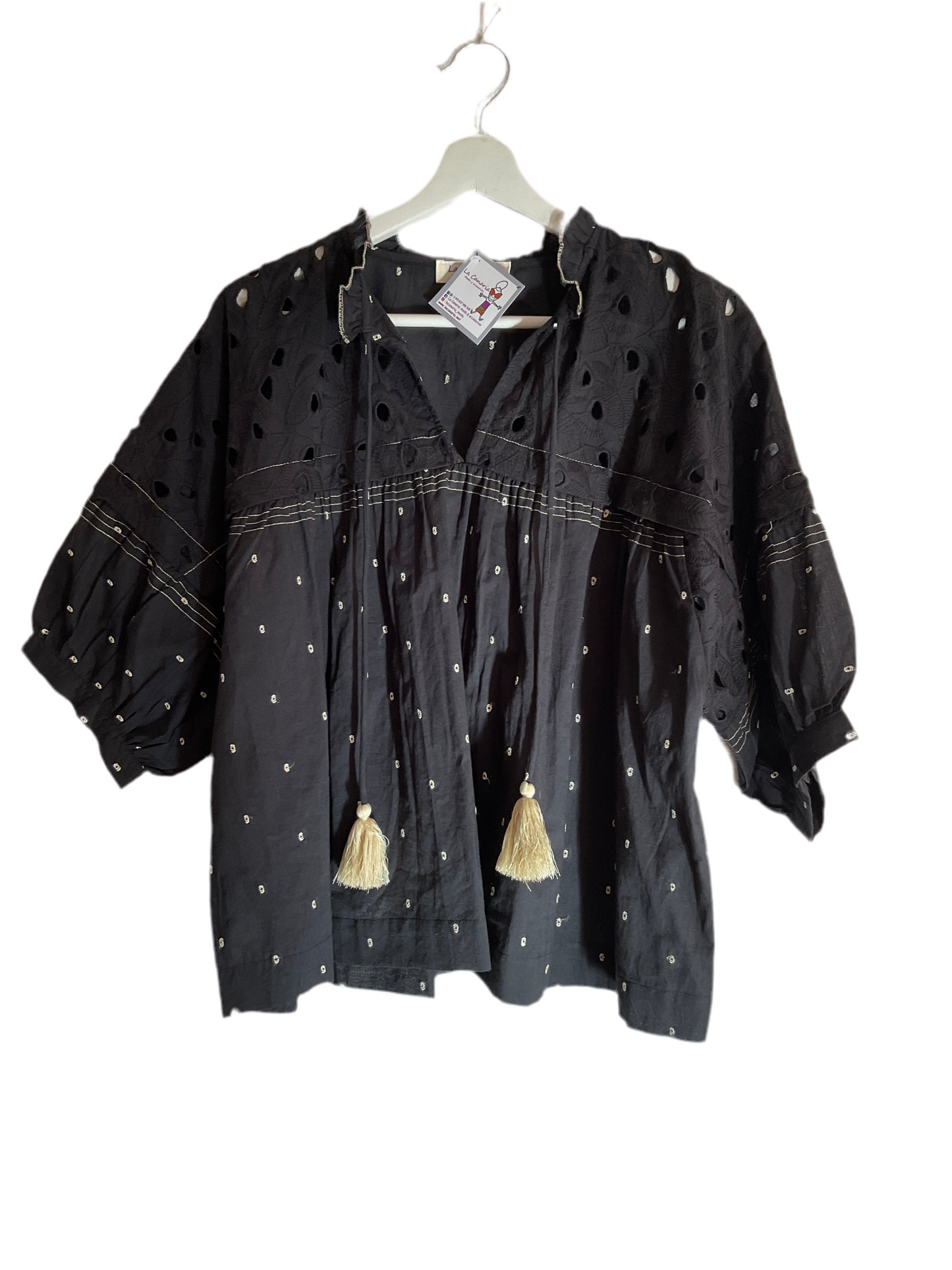 Blusa bordada negra
