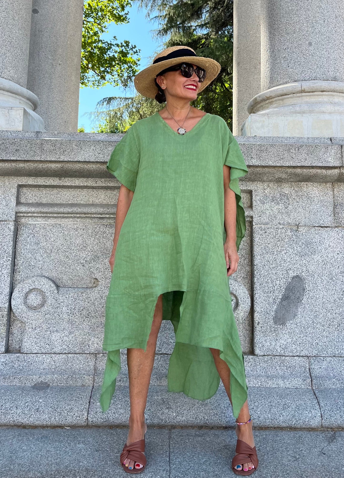 LINO-Vestido verde diseño asimétrico