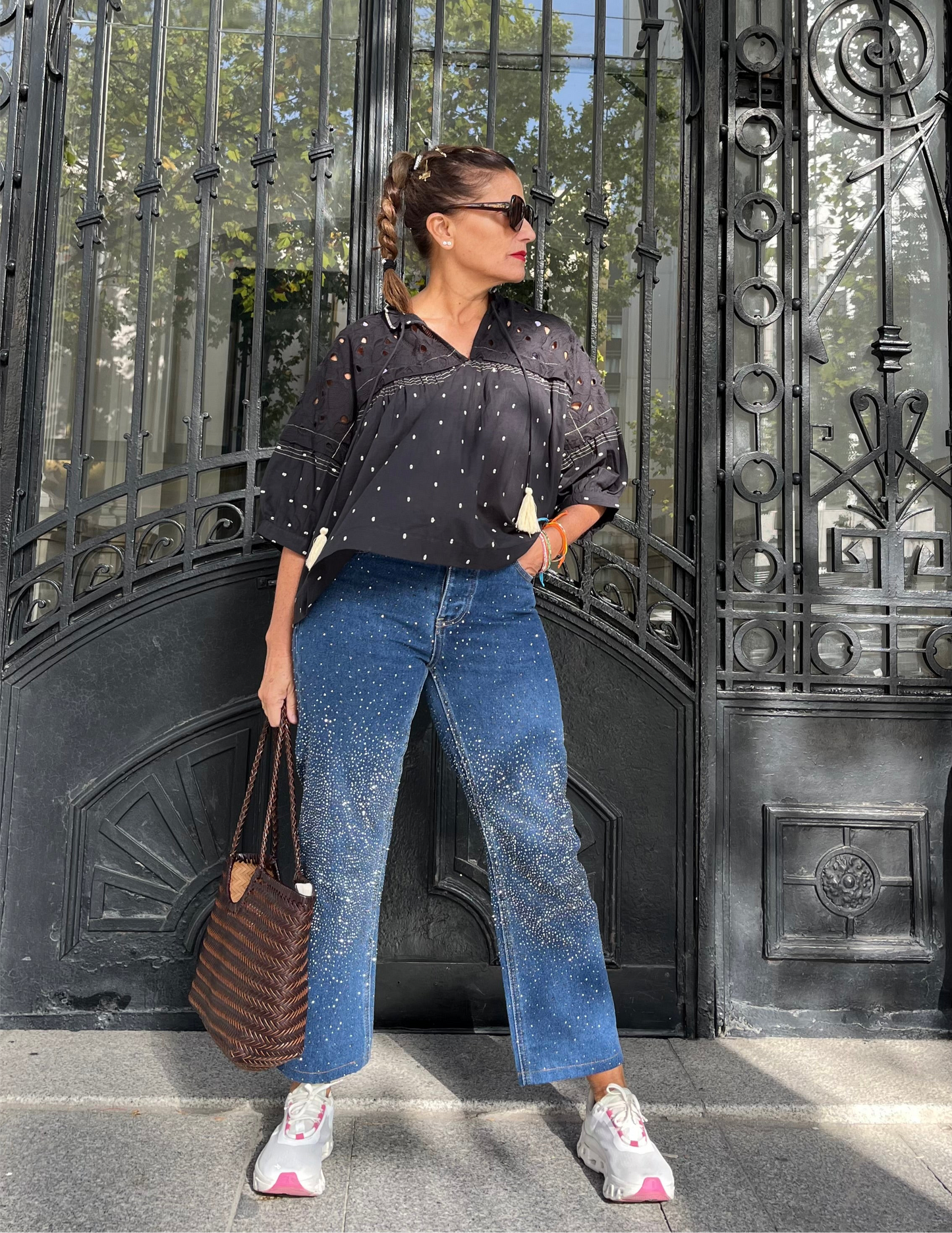 Blusa bordada negra