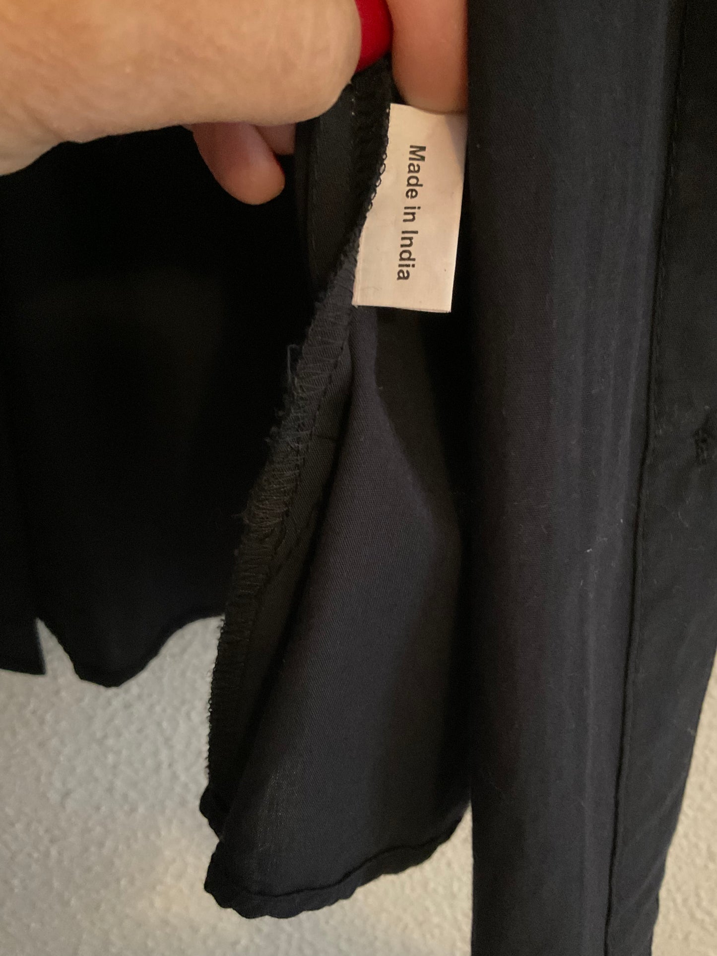 Camisa azul marina oro