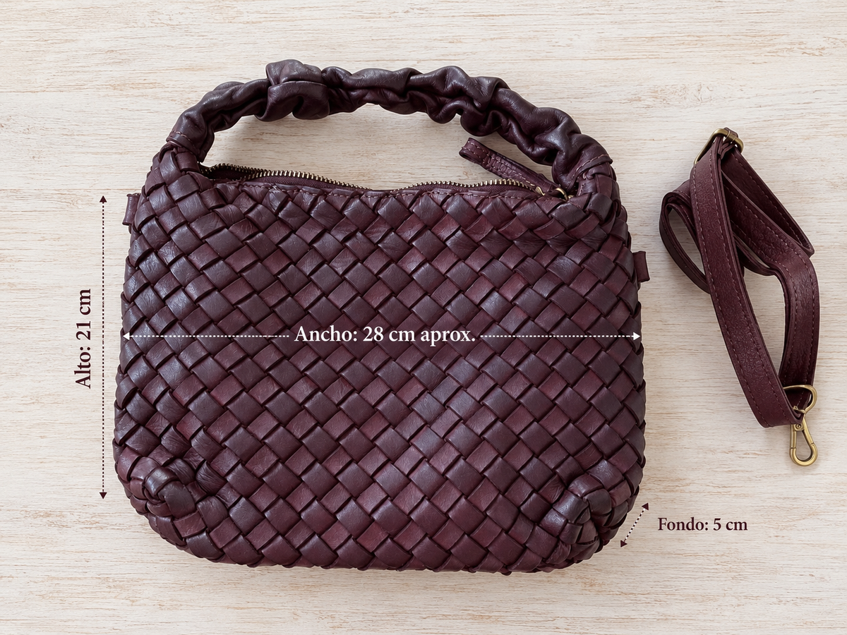 Bolso burdeos tumbado: alto 21 cm, ancho 28 cm aprox. y fondo 5 cm