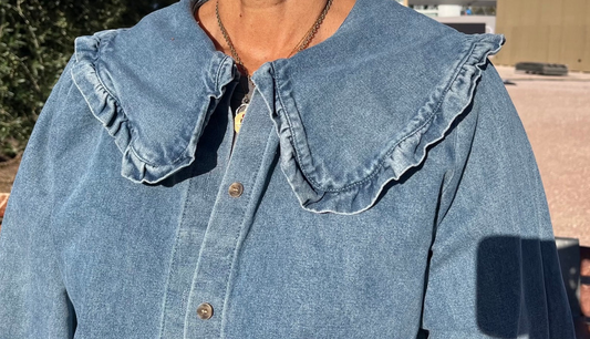 Camisa vaquera con cuello babero
