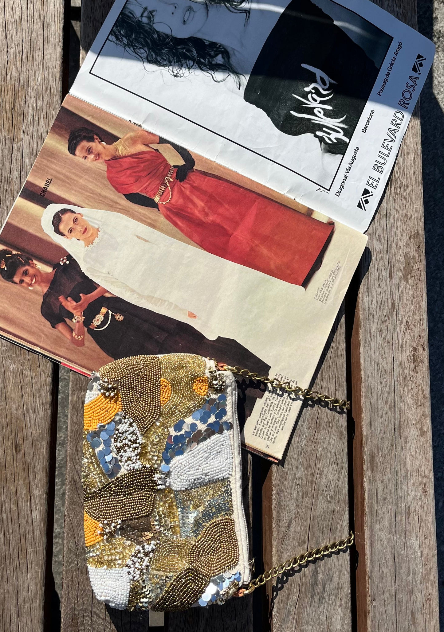 Bolso joya bordado con cuentas oro dorado