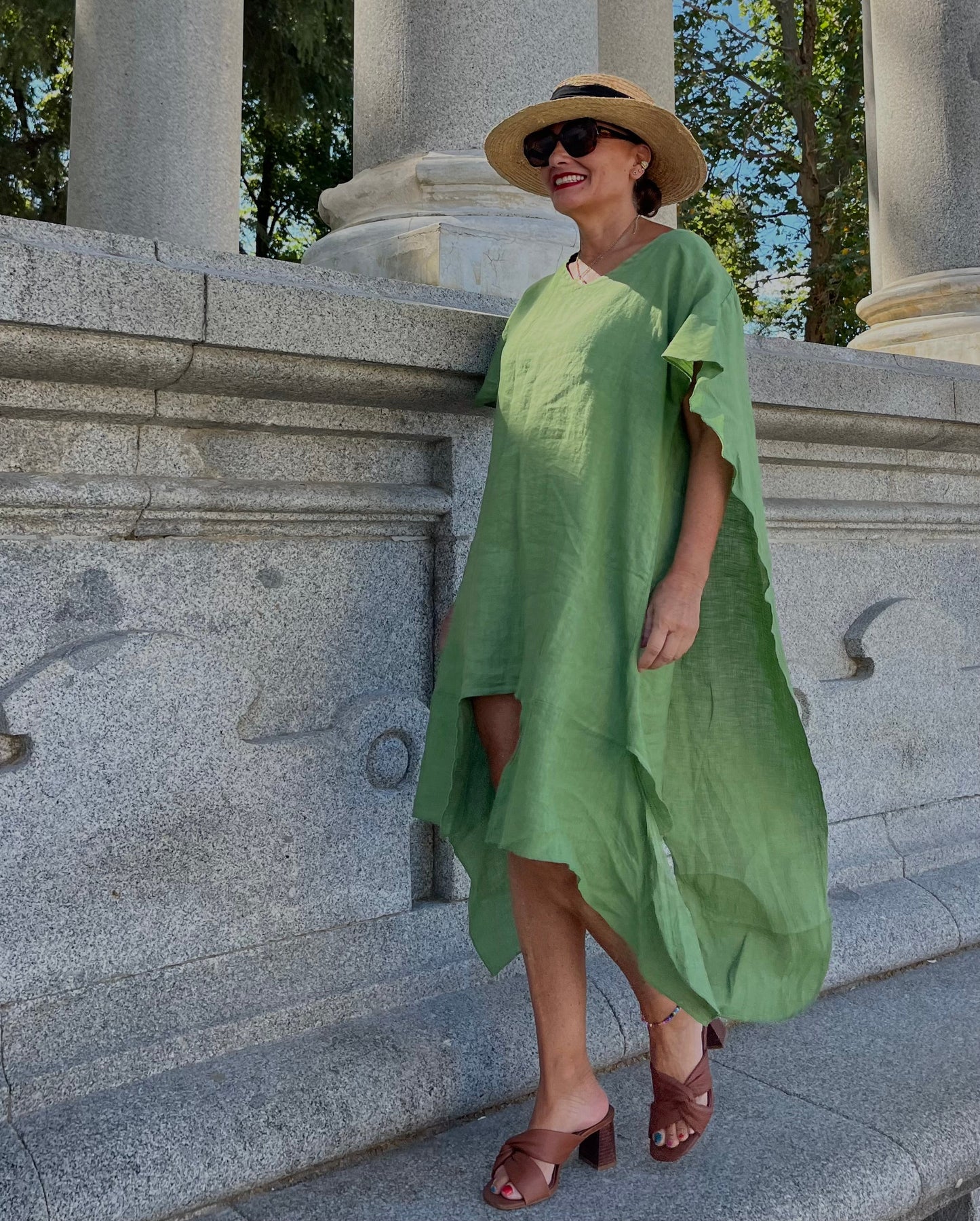 LINO-Vestido verde diseño asimétrico