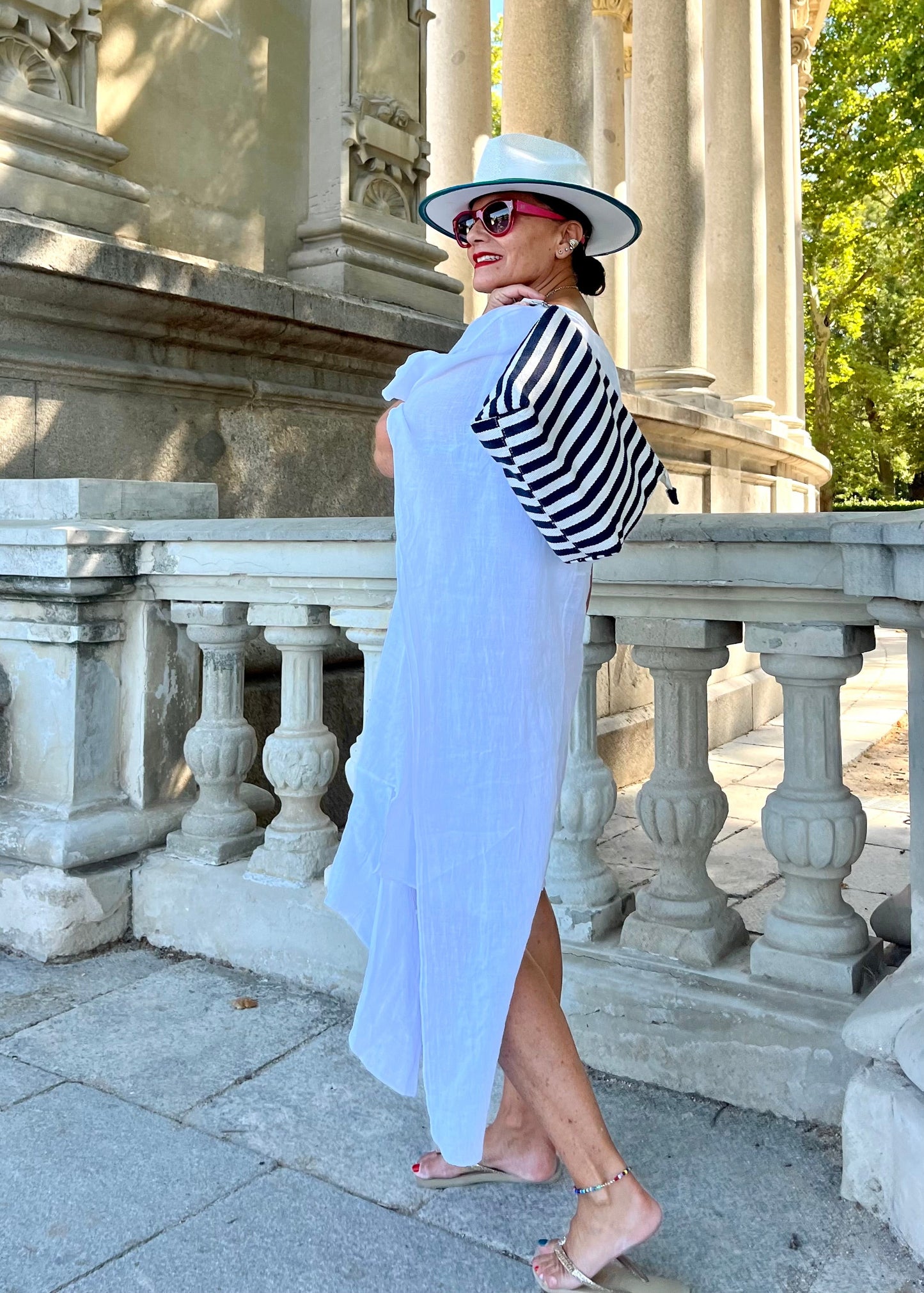 Vestido de lino blanco diseño asimétrico