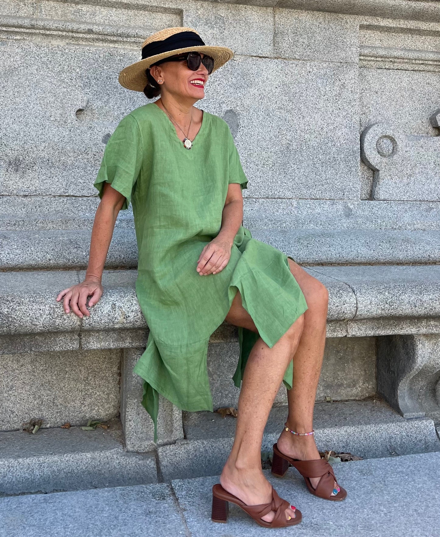 LINO-Vestido verde diseño asimétrico
