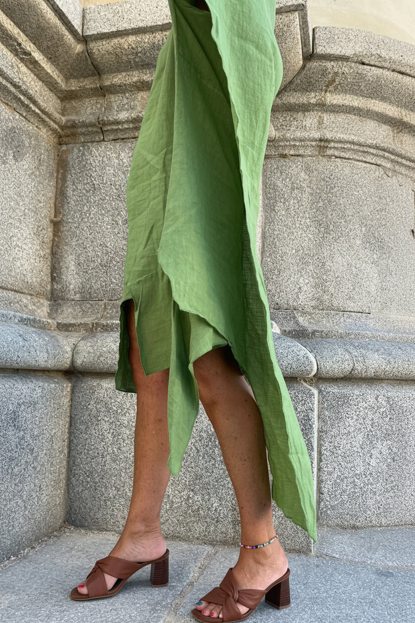 LINO-Vestido verde diseño asimétrico