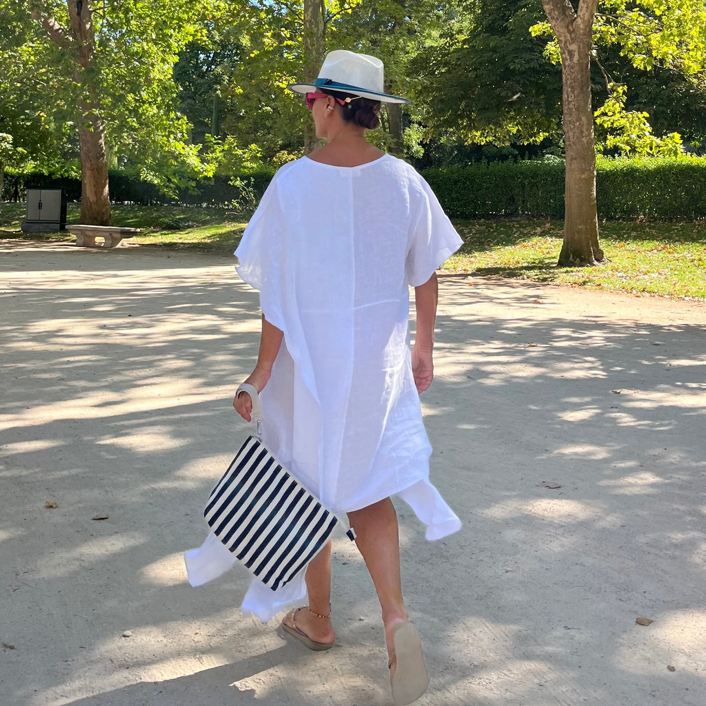 Vestido de lino blanco diseño asimétrico