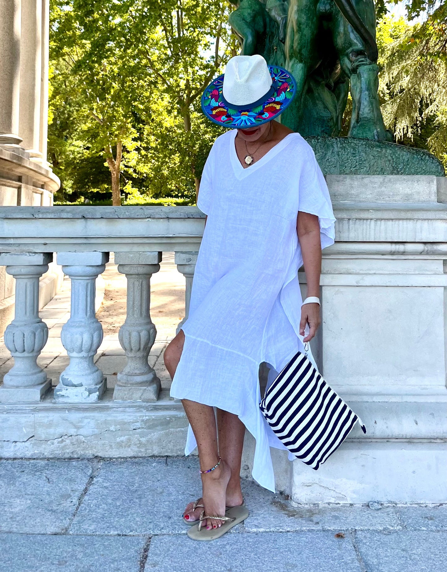 Vestido de lino blanco diseño asimétrico