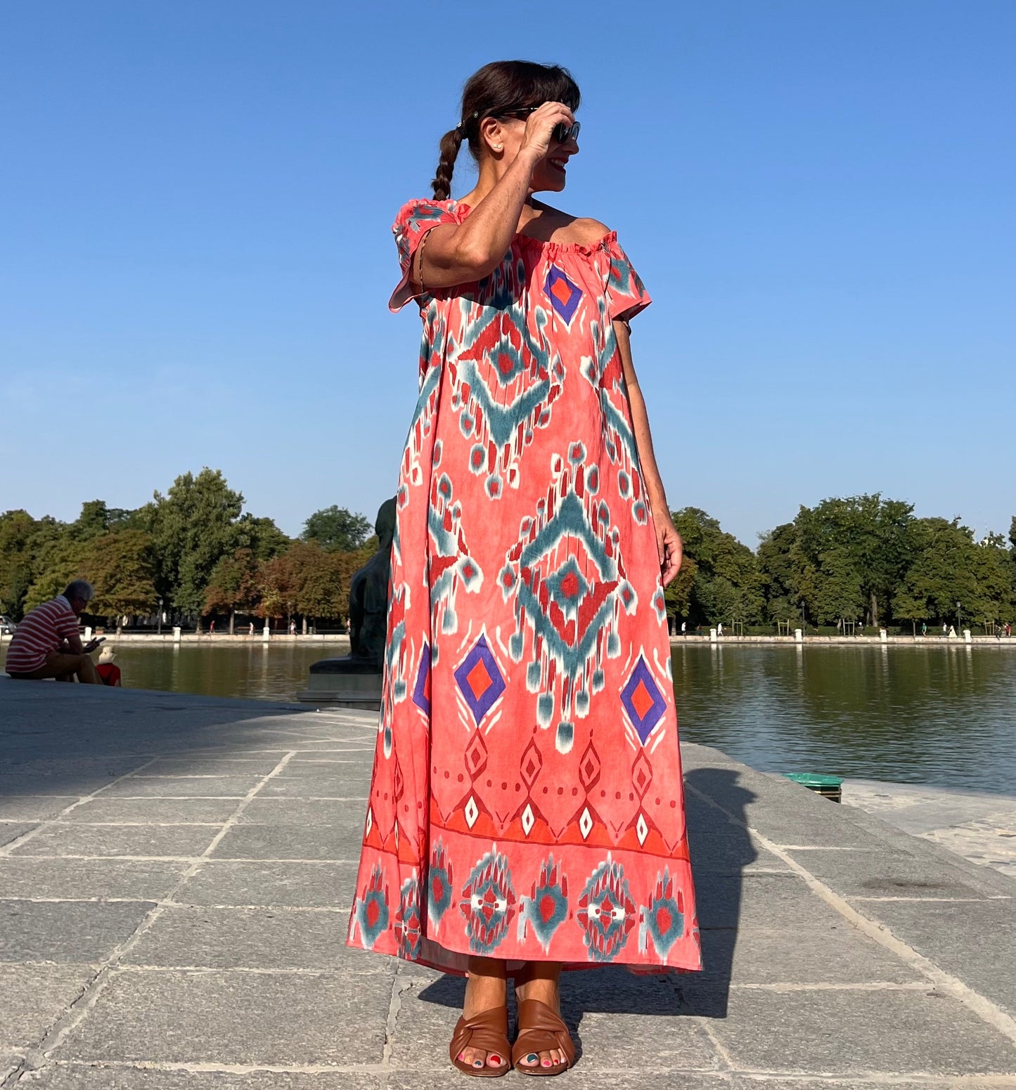 Vestido largo estampado coral con bolsillos,