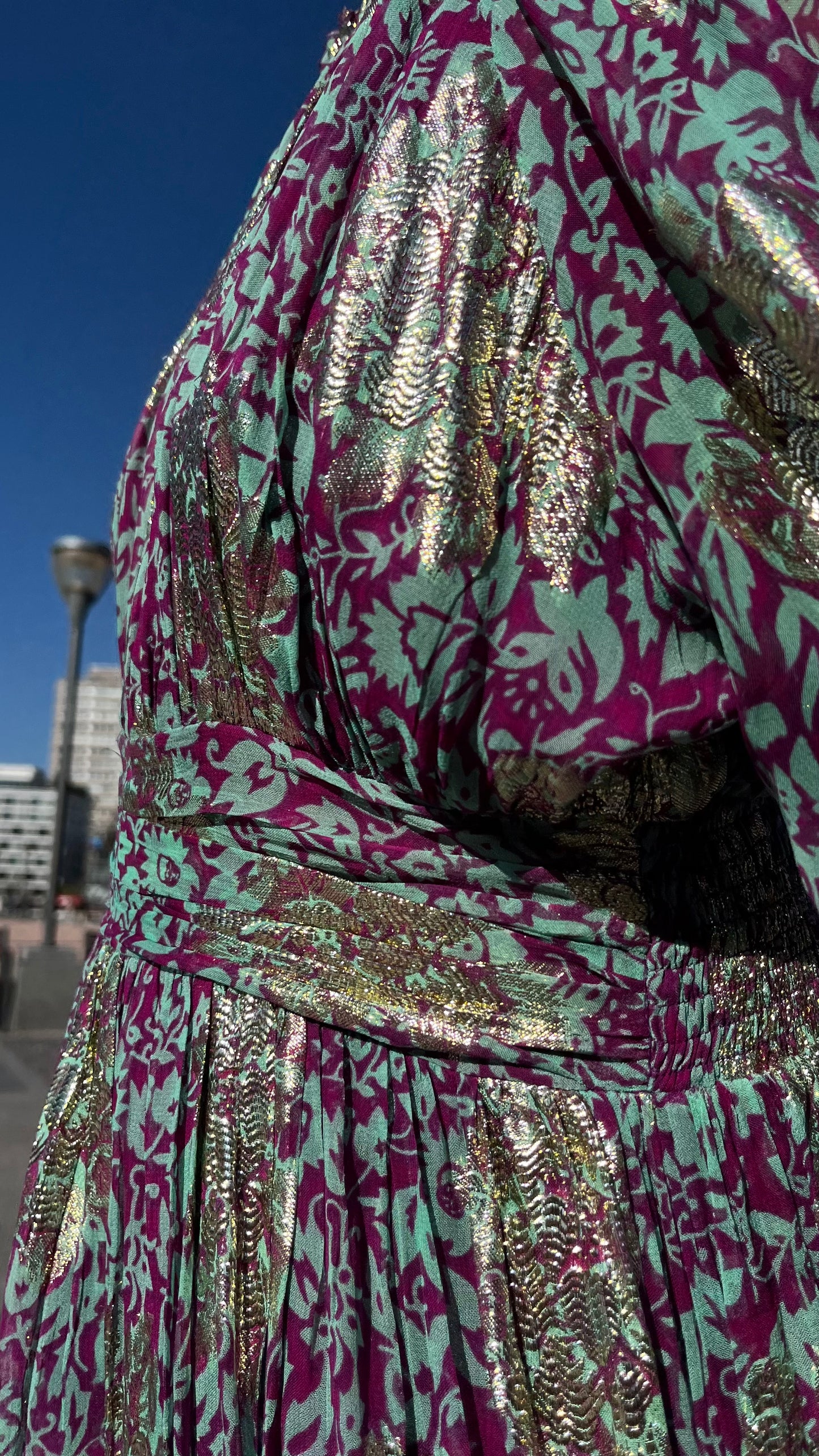Vestido Oro Floral