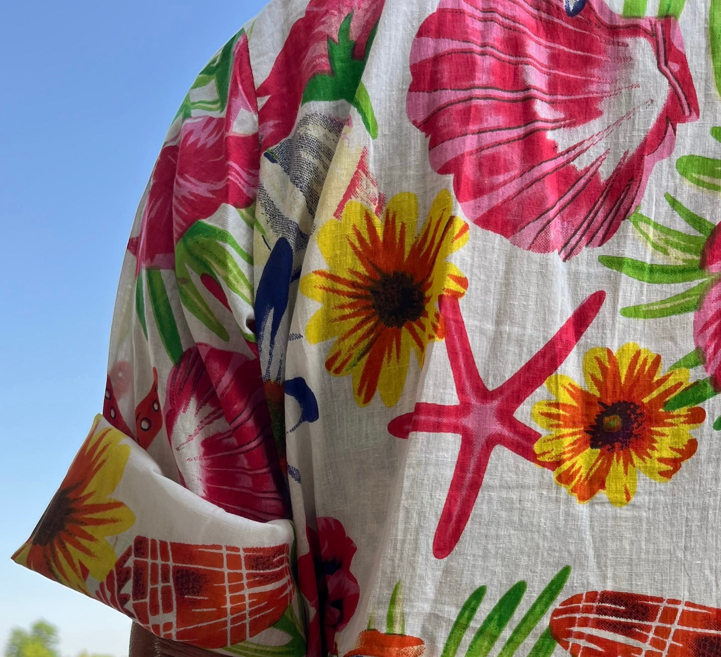 Vestido blusón de algodón estampado con bordados