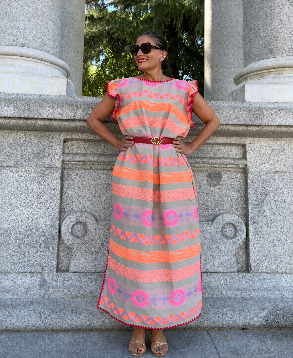 Vestido largo étnico coral flúor con bolsillos – imagen 7