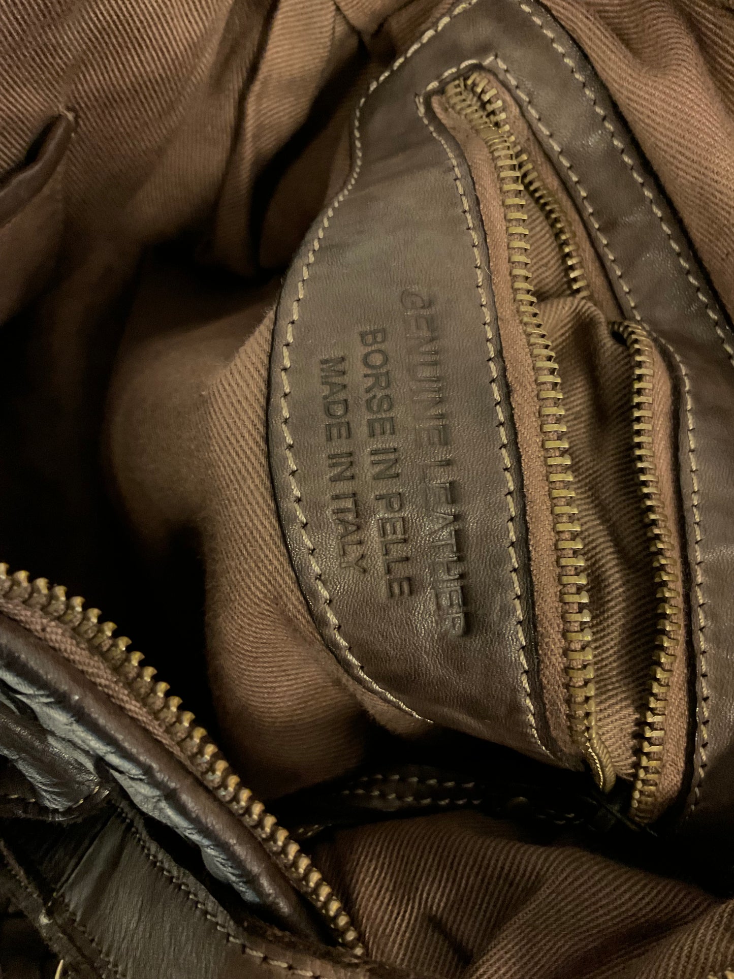 Bolso de piel trenzada con correa extraíble