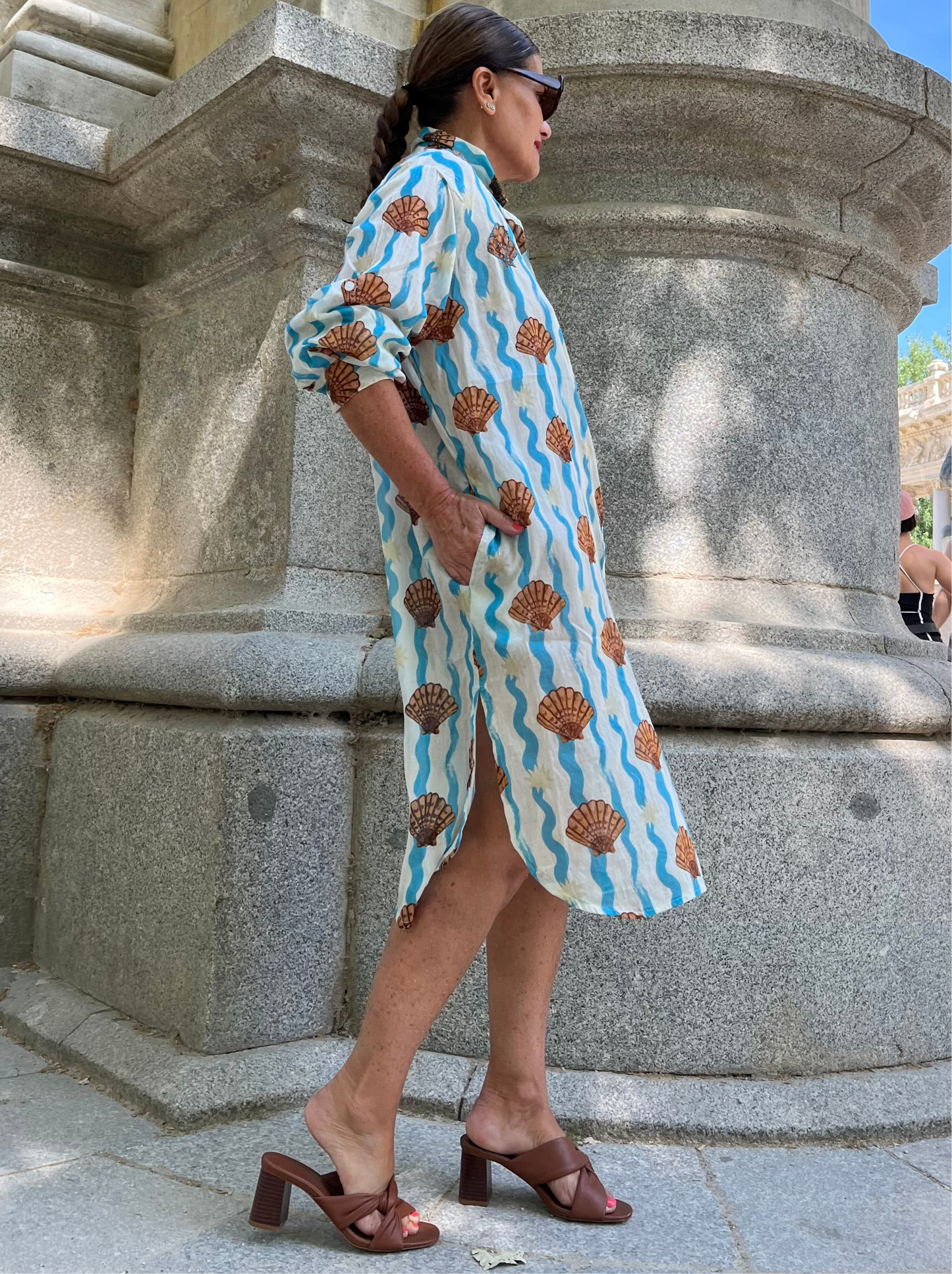Vestido camisero conchas fondo blanco