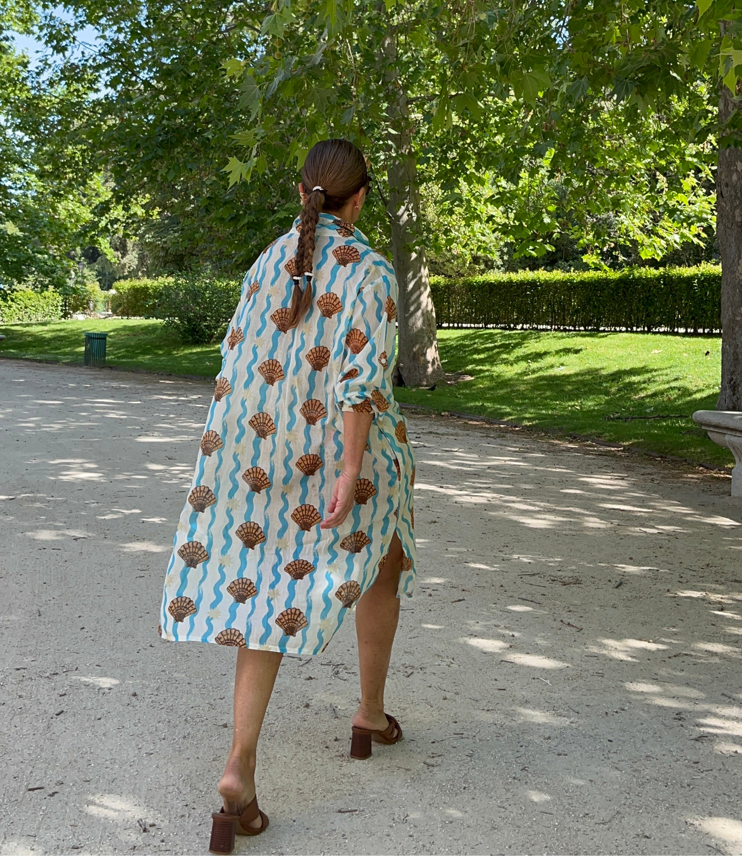 Vestido camisero conchas fondo blanco