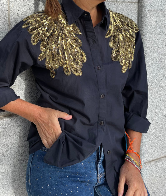 Camisa azul marina oro