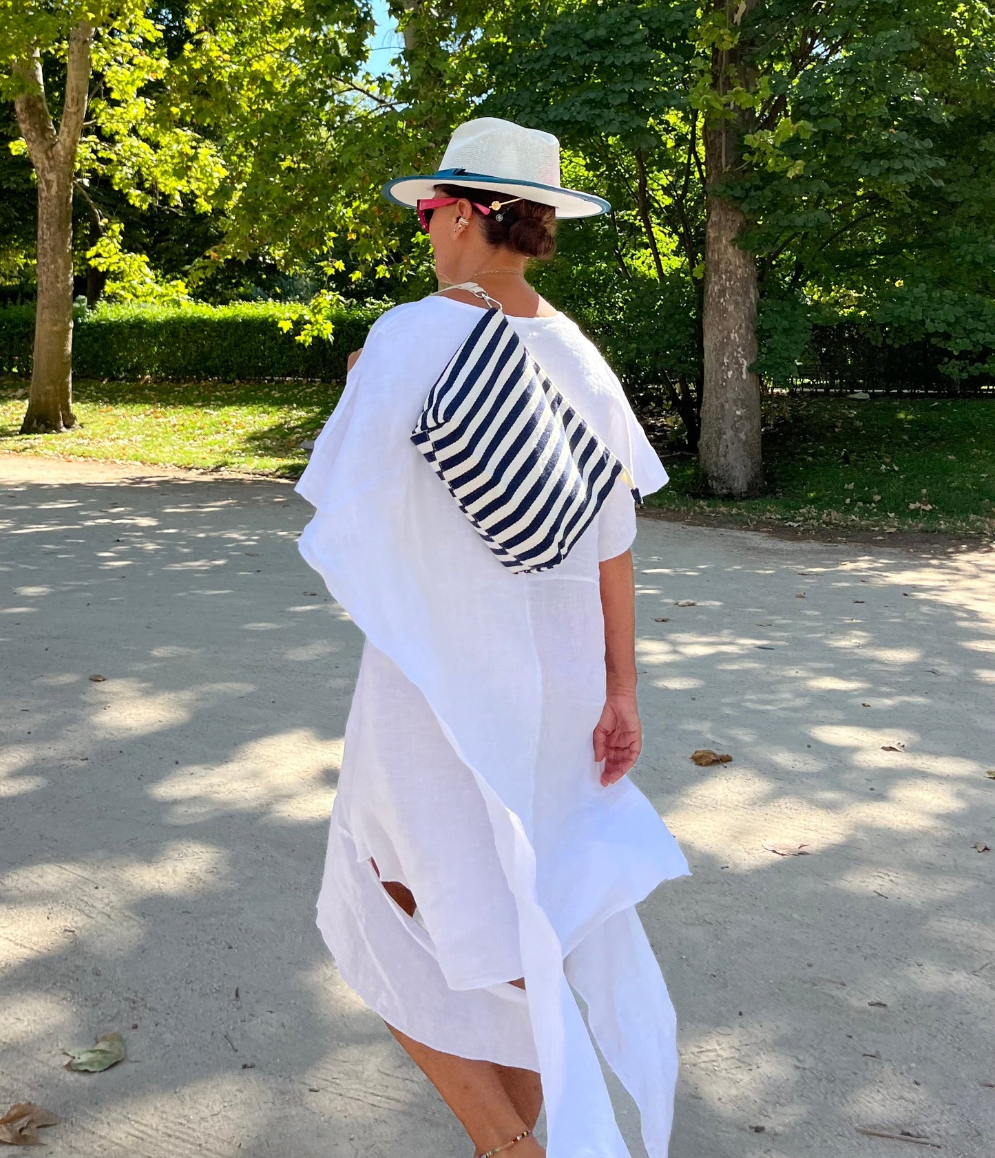 Vestido de lino blanco diseño asimétrico