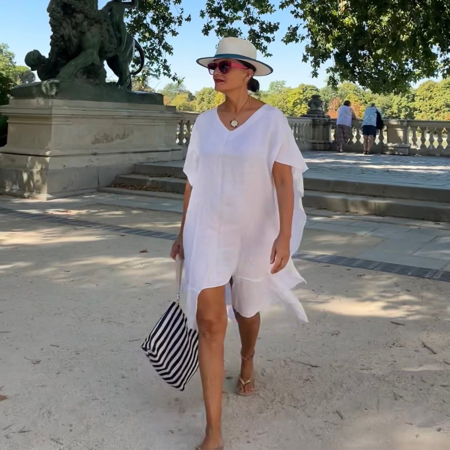 Vestido de lino blanco diseño asimétrico