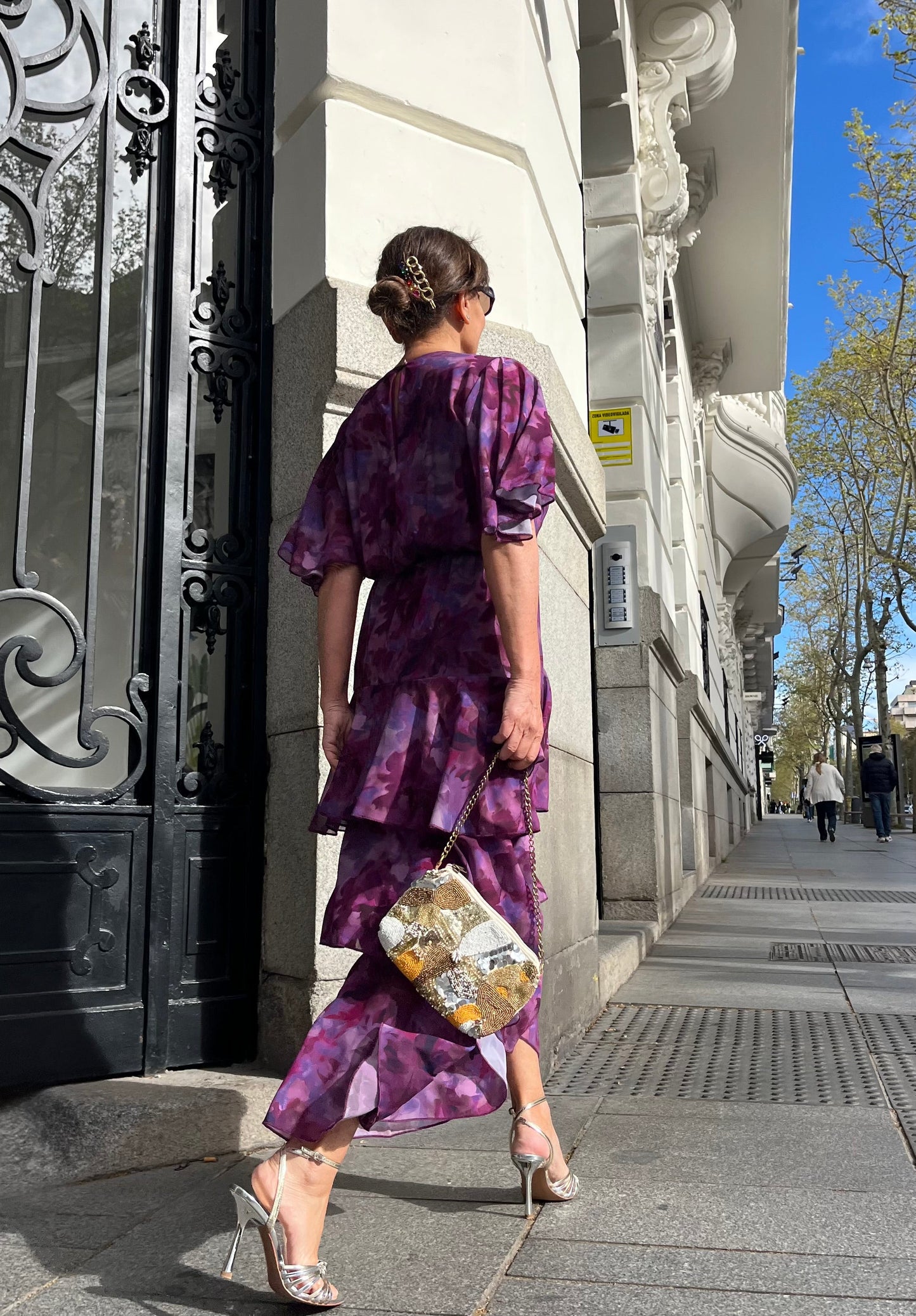 Vestido largo buganvilla con capas y escote pico cintura elástica invitada perfecta celebraciones