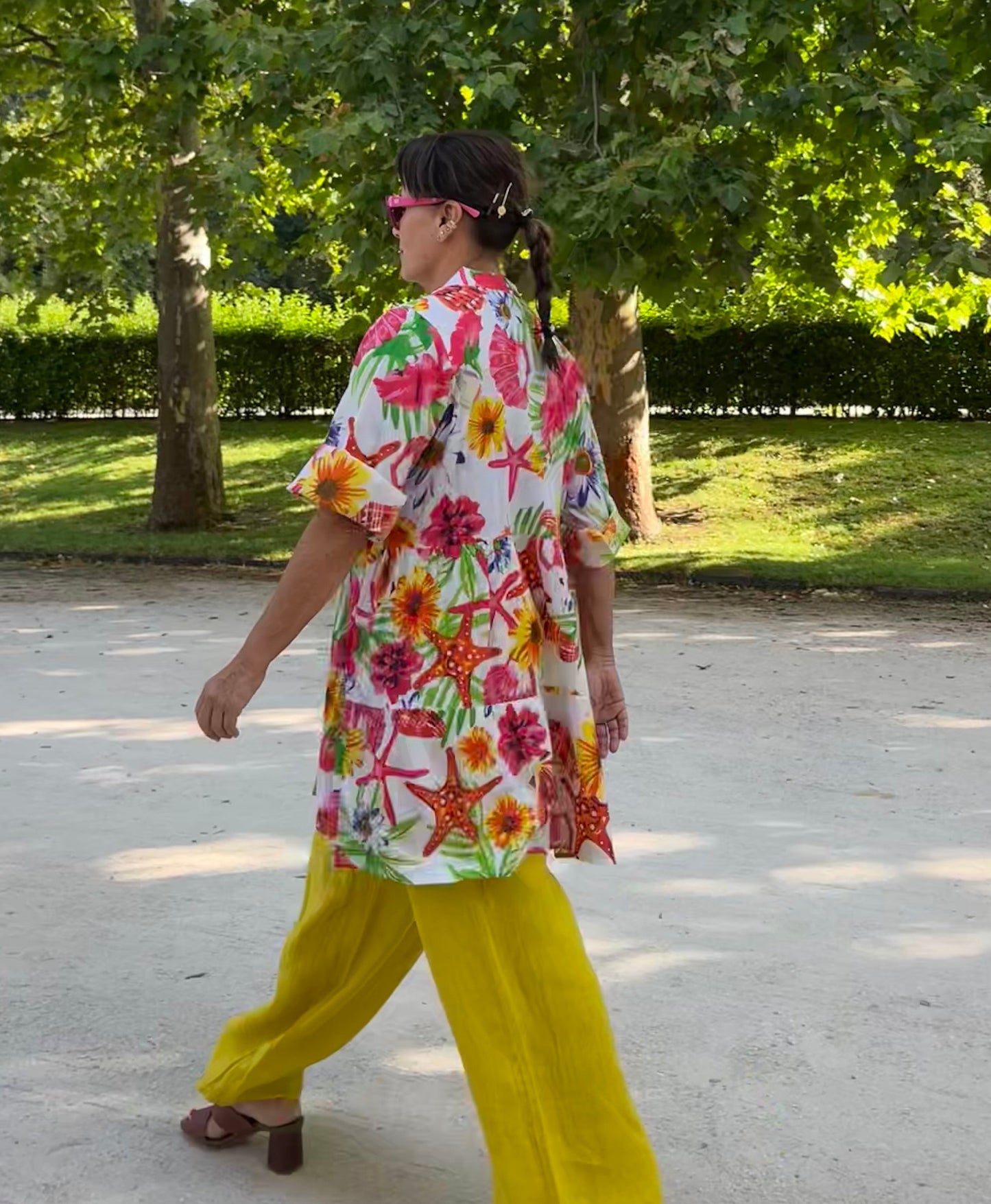 Vestido blusón de algodón estampado con bordados
