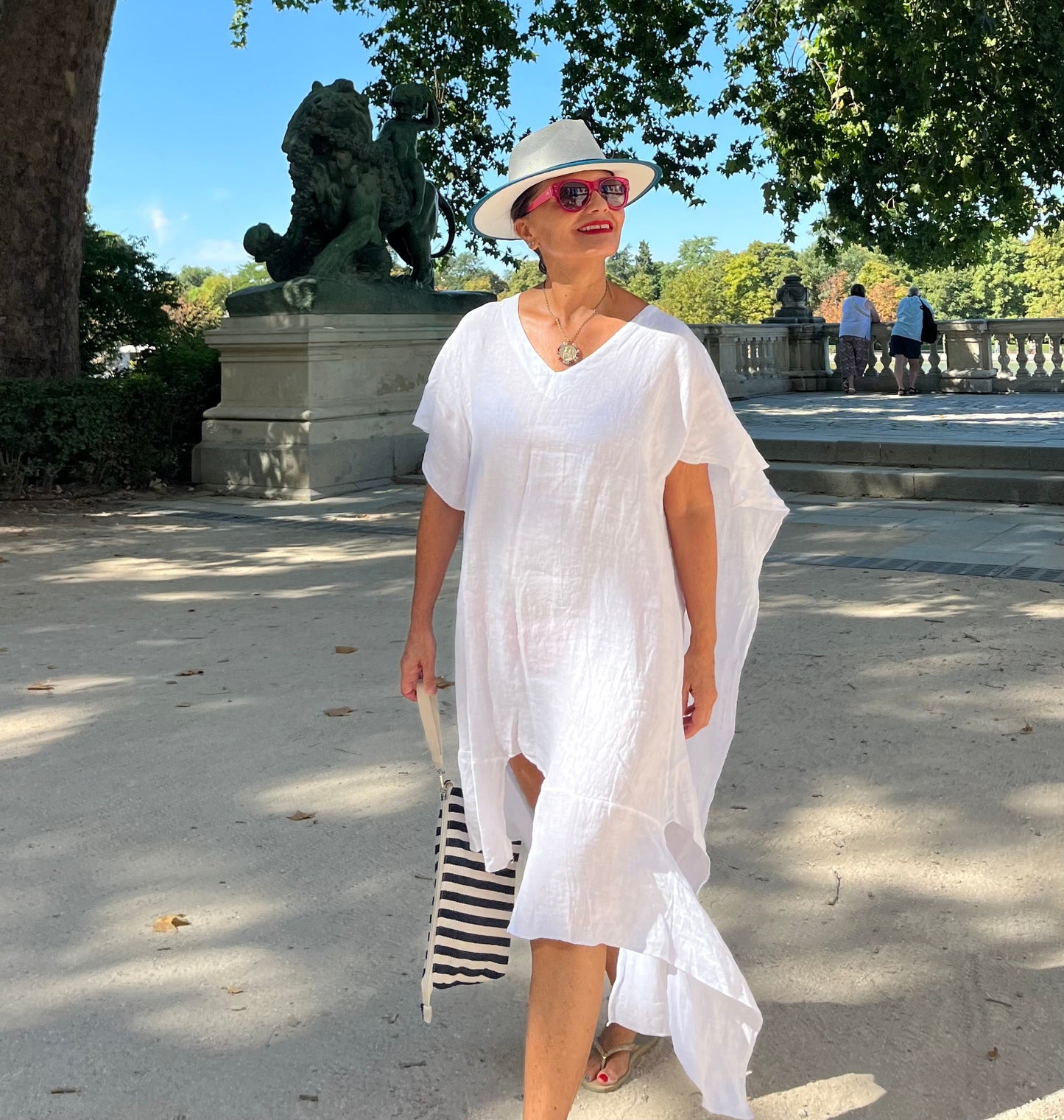 Vestido de lino blanco diseño asimétrico