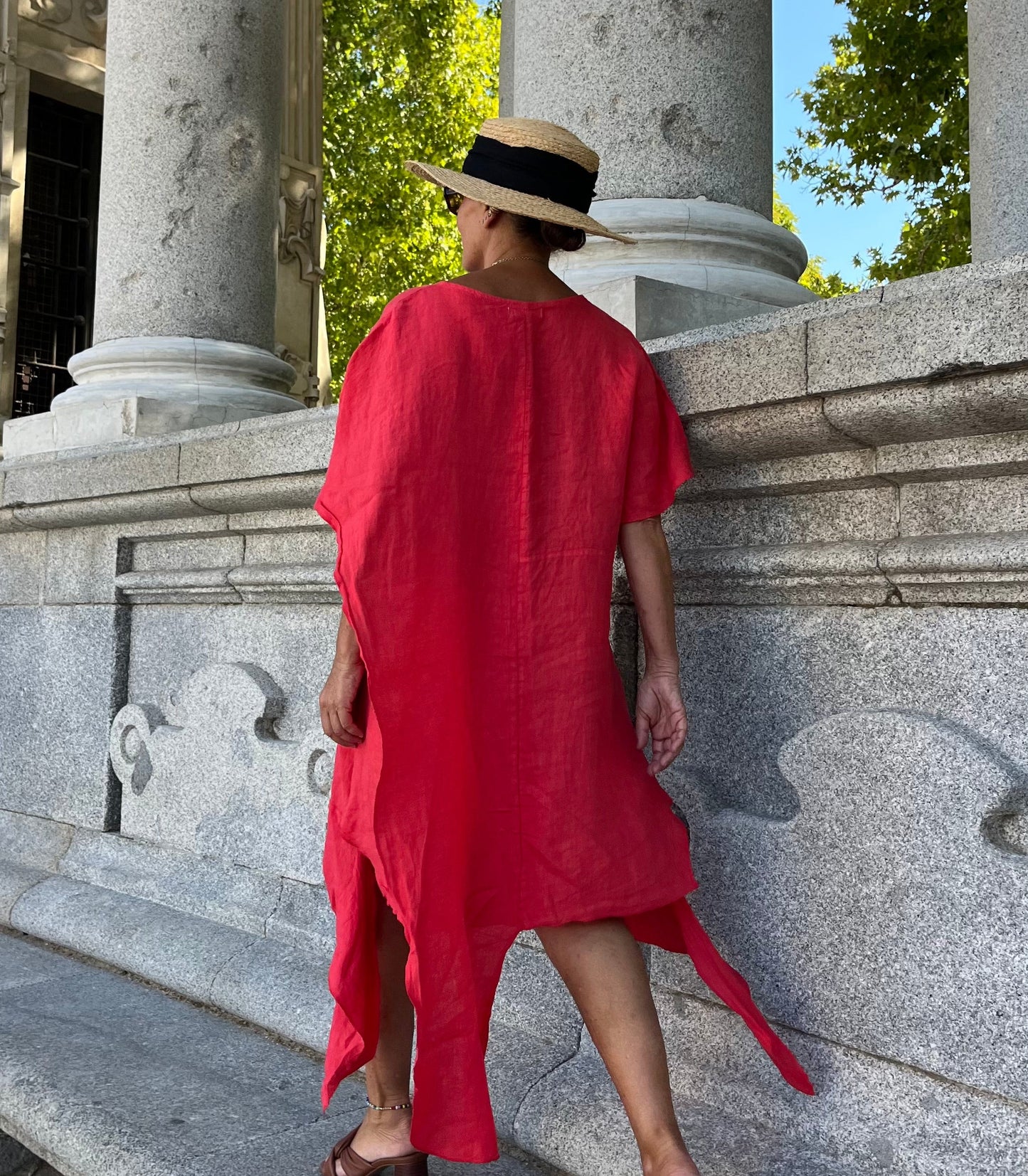 LINO-Vestido coral diseño asimétrico