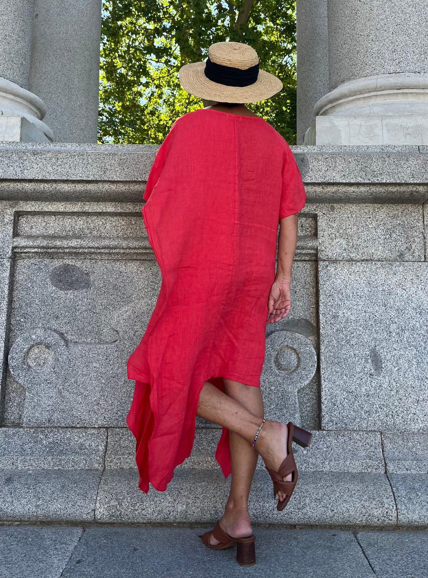 LINO-Vestido coral diseño asimétrico