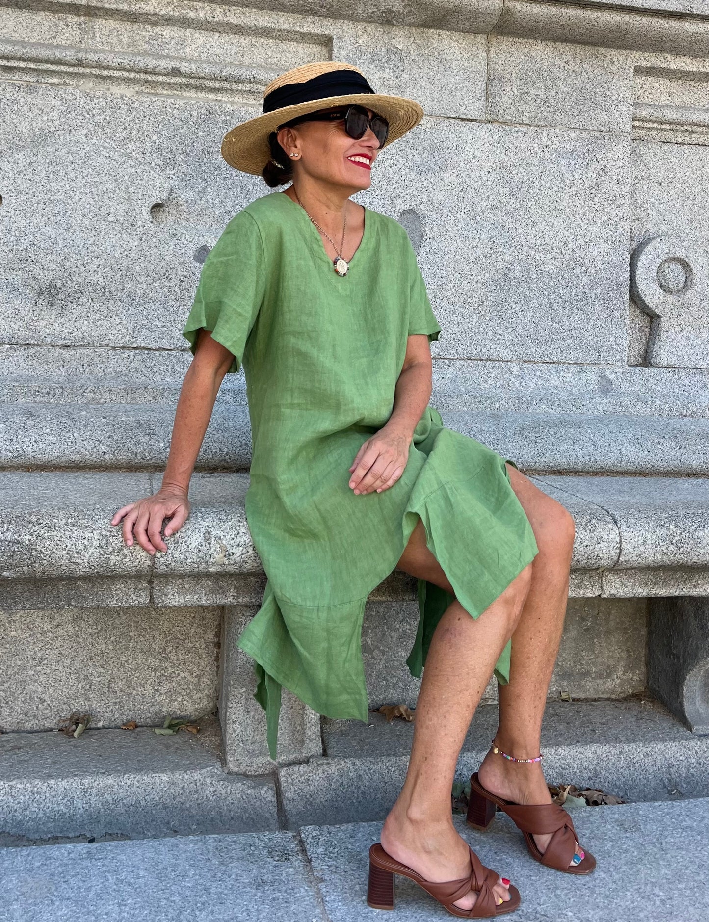 LINO-Vestido verde diseño asimétrico