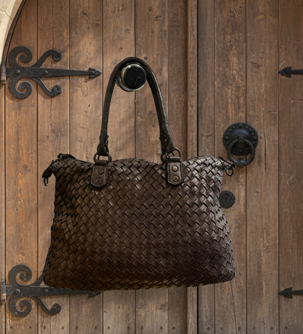 Bolso trenzado marrón