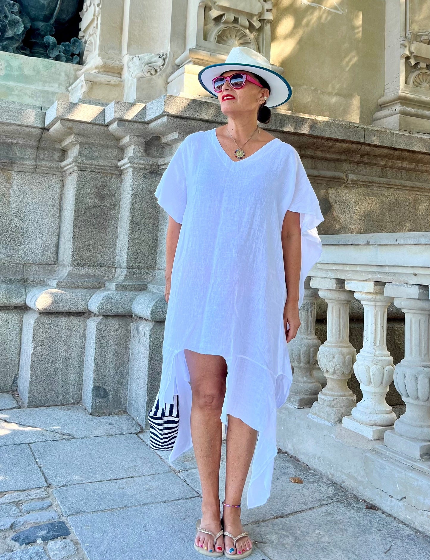 Vestido de lino blanco diseño asimétrico
