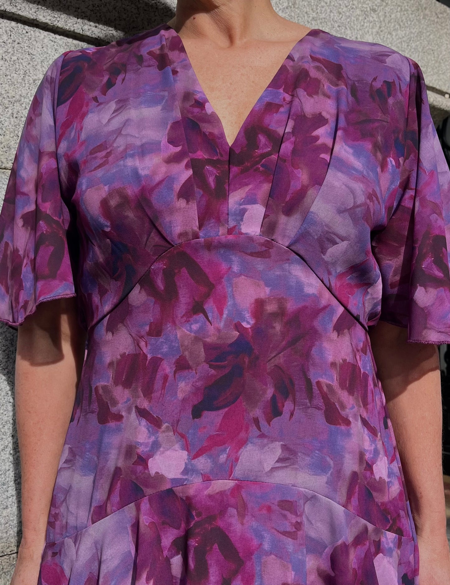 Vestido largo buganvilla con capas y escote pico cintura elástica invitada perfecta celebraciones