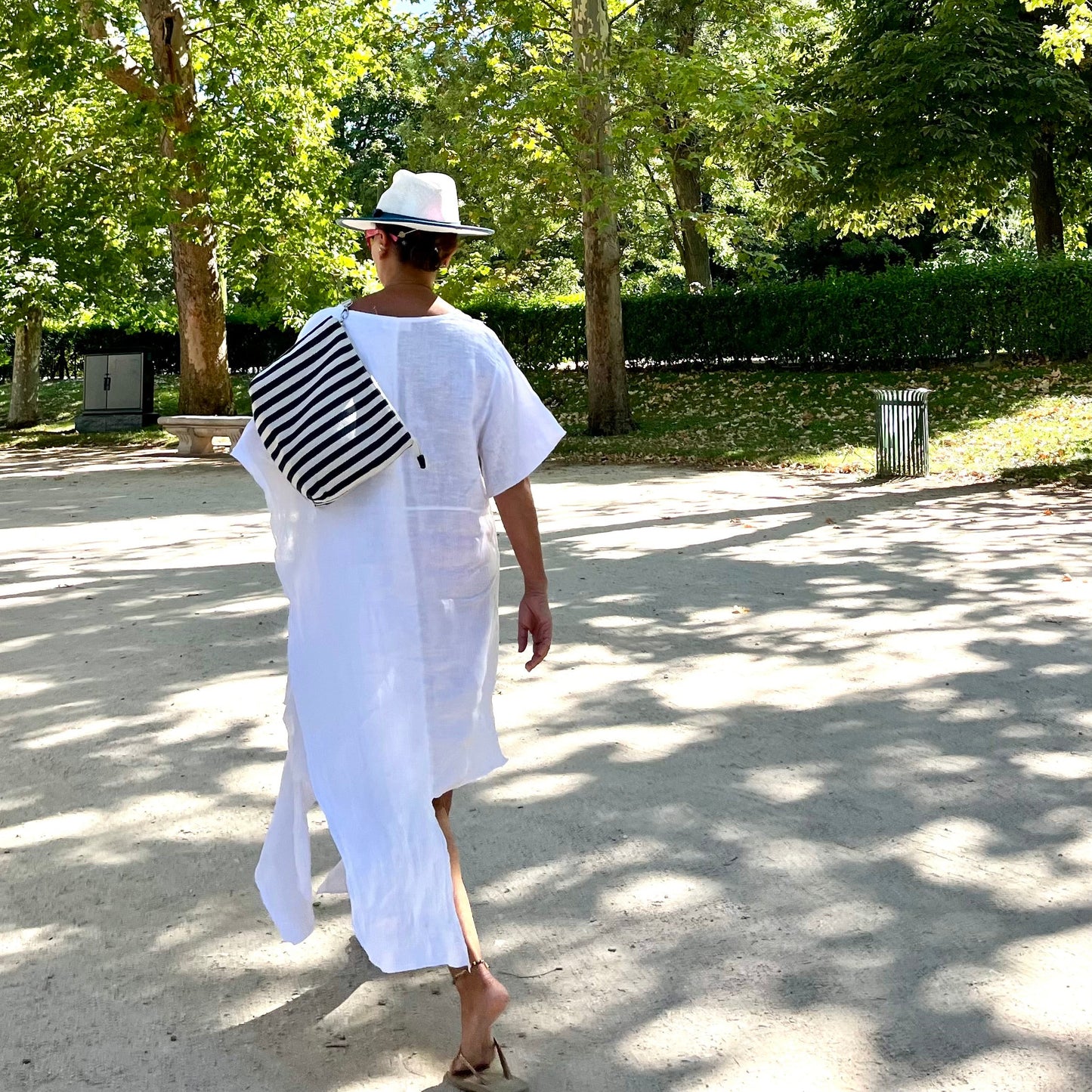 Vestido de lino blanco diseño asimétrico