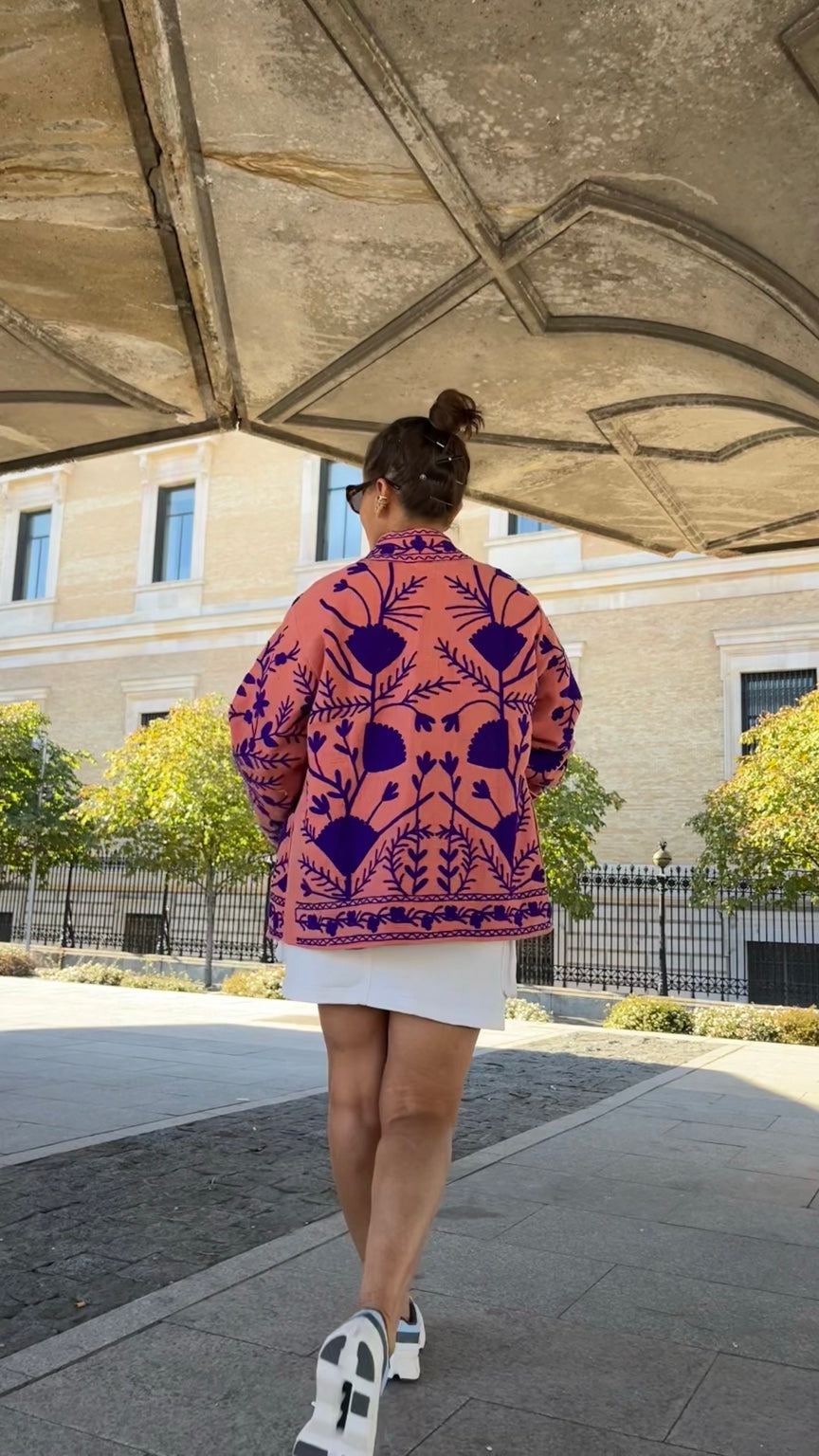 Chaqueta de algodón salmón tostado y morado - vista de espalda
