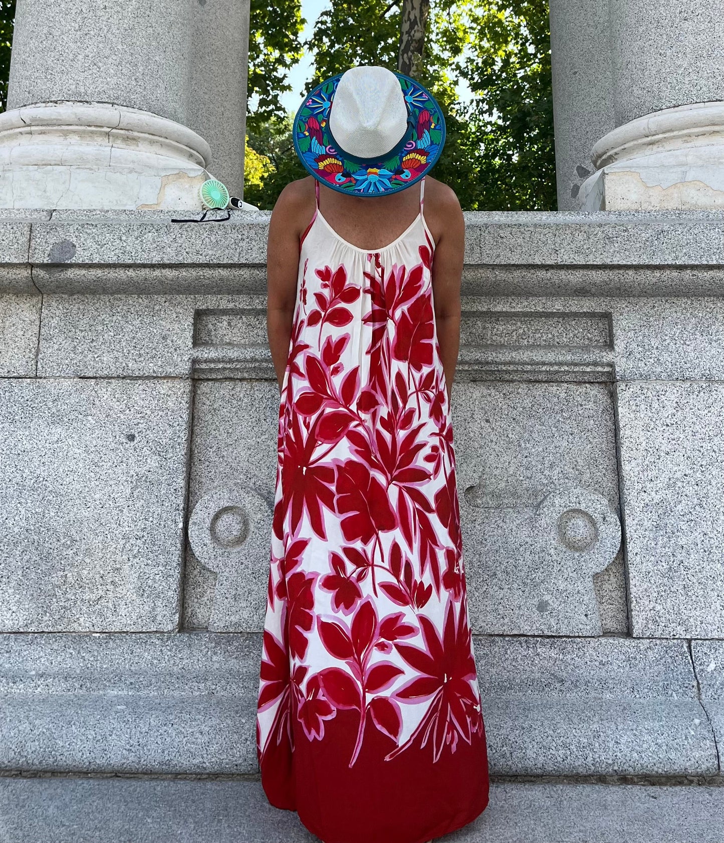Vestido largo floral rojo con bolsillos