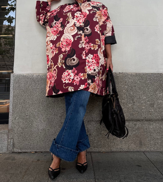 Abrigo burdeos floral look completo
