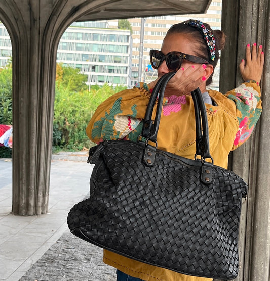Bolso de piel negro La Canaria - detalle trenzado