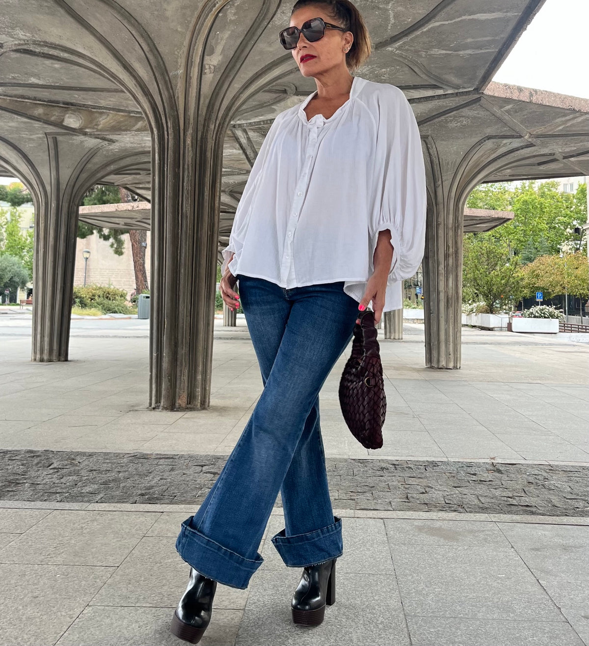 Camisa blanca de algodón talla única, vista frontal