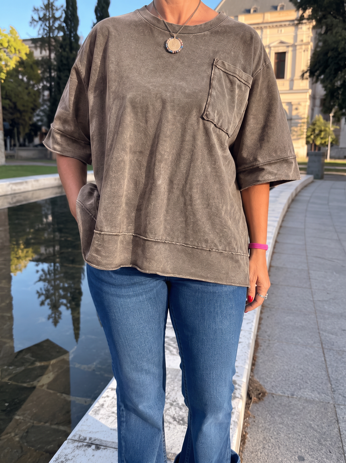 Camiseta de algodón topo lavado con bolsillo - foto 3